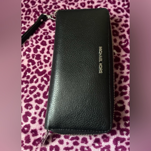 MICHAEL KORS WALLET,Michael Kors Black Pebbled Leather Wallet - Picture 14 of 15